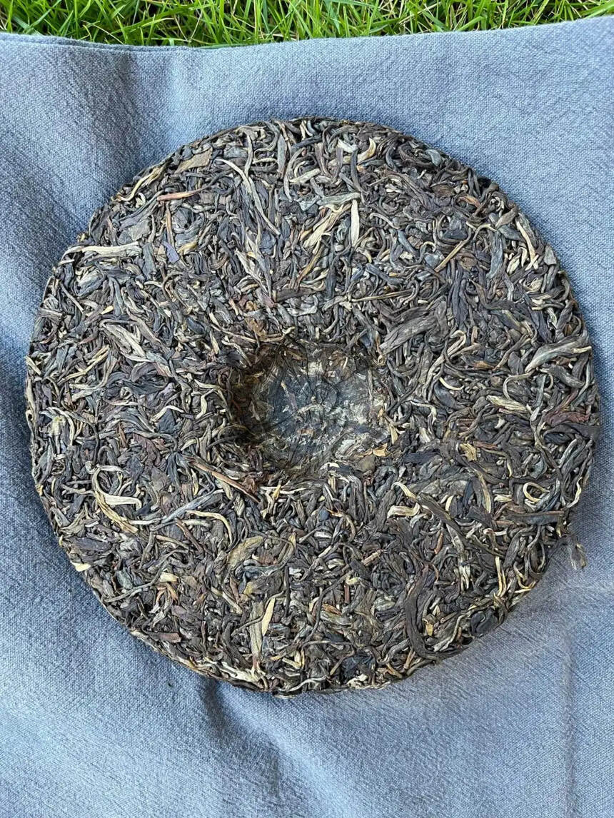 #普洱茶# 2015年帕沙犀牛塘古树茶，汤汁细腻，香