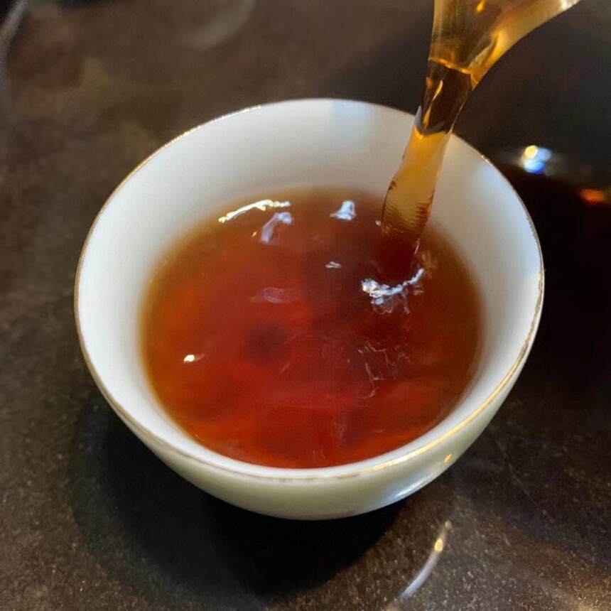 #普洱茶# 04年班盆古树纯料发酵熟茶，茶气足回甘好