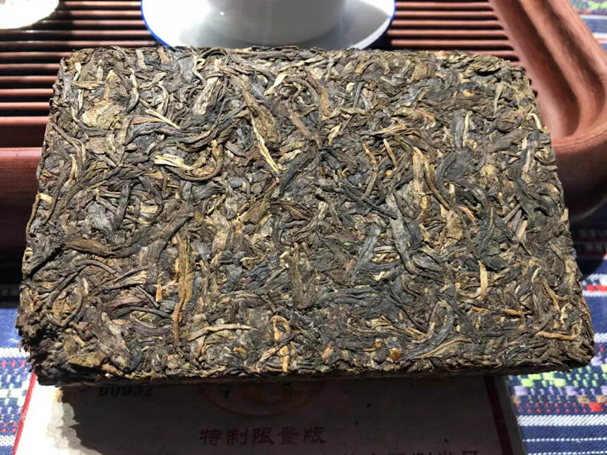 1998年班?章王茶??熊貓??生態磚茶
选用章班?