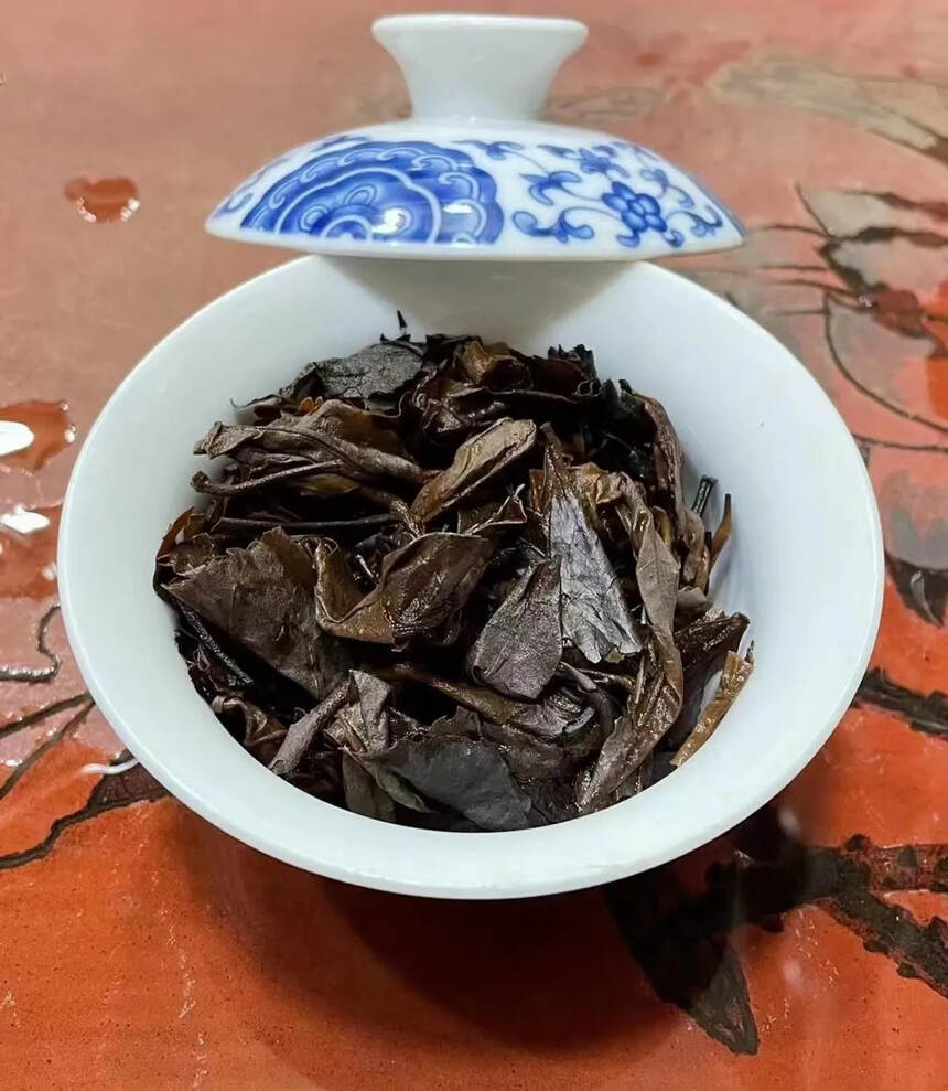 #普洱茶# 97年易武正山老生砖，大-叶-药-香-茶