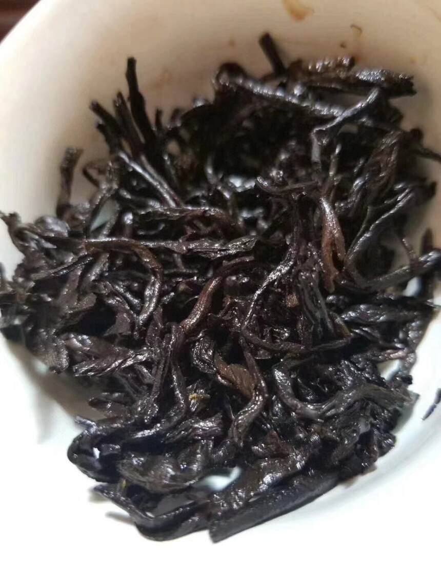 #普洱茶#  90年代班章金花茶砖1000克熟茶，干