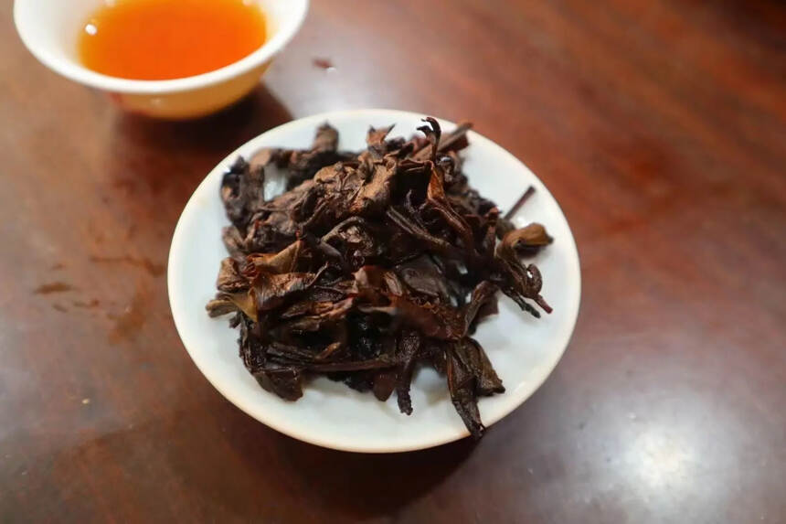 #普洱茶# 86年老茶包，熟茶一包1250克。#茶生