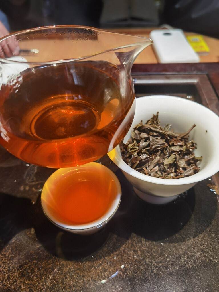 #普洱茶# 89年大红印生茶蓝标，布朗山古树茶箐，茶