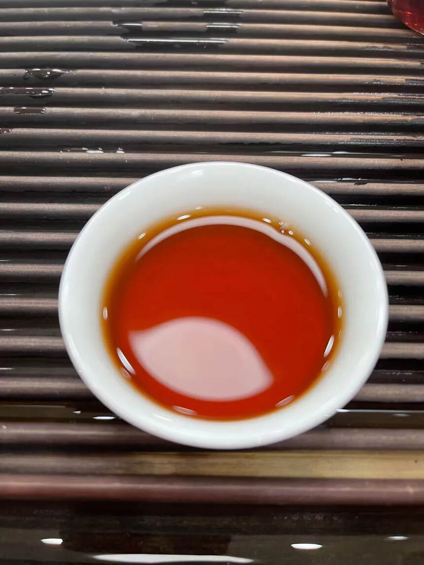 2007年思茅齐福茶业出品熟茶砖，泡开瞬间，枣香和陈