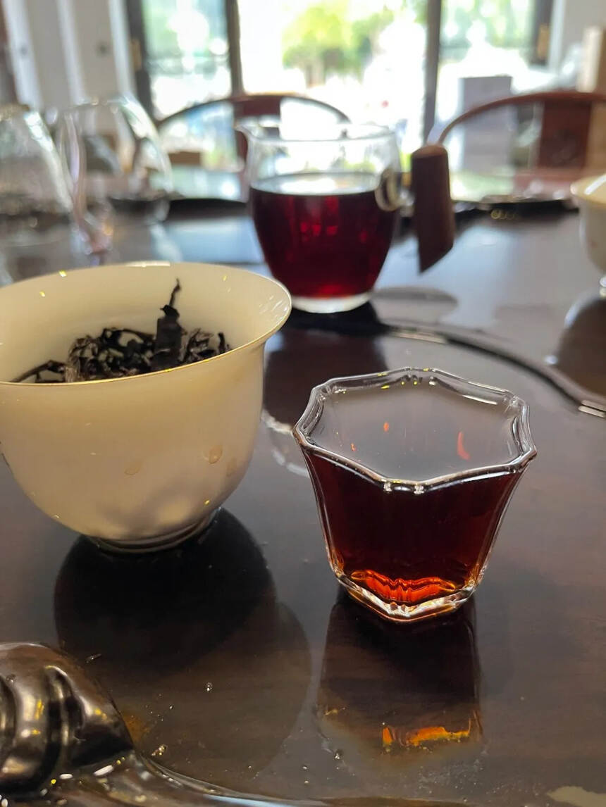 #普洱茶# 80年代老普洱熟茶，勐海古树料，焦糖香，