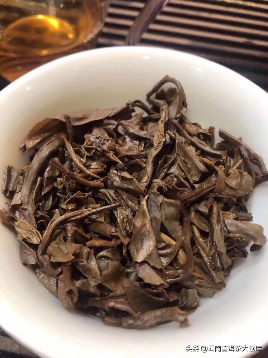 98年布朗山大树茶生茶
中茶绿印富华公司定制
#普洱