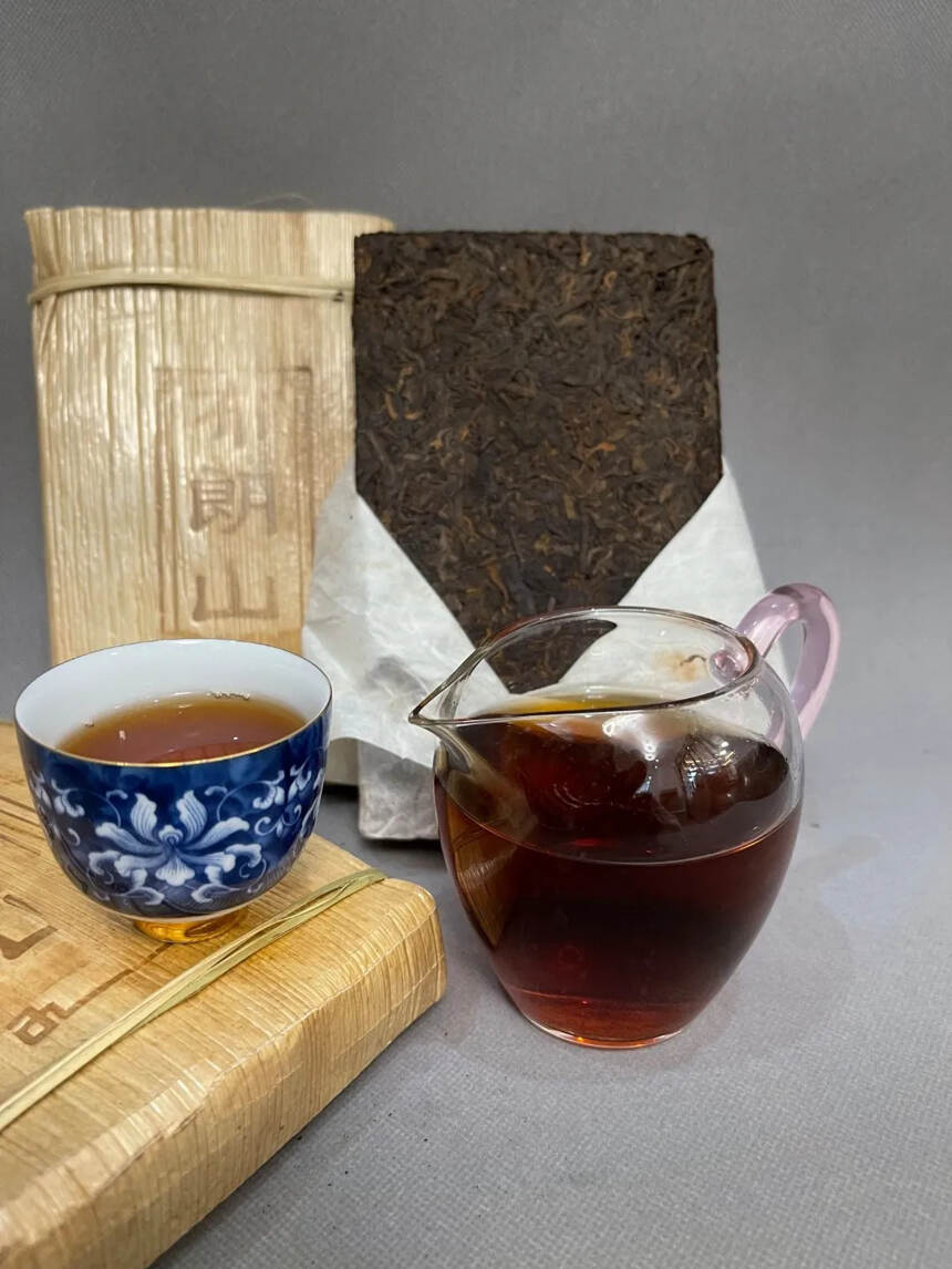 #普洱茶# 06年布朗山古树茶熟茶砖500克，焦糖香