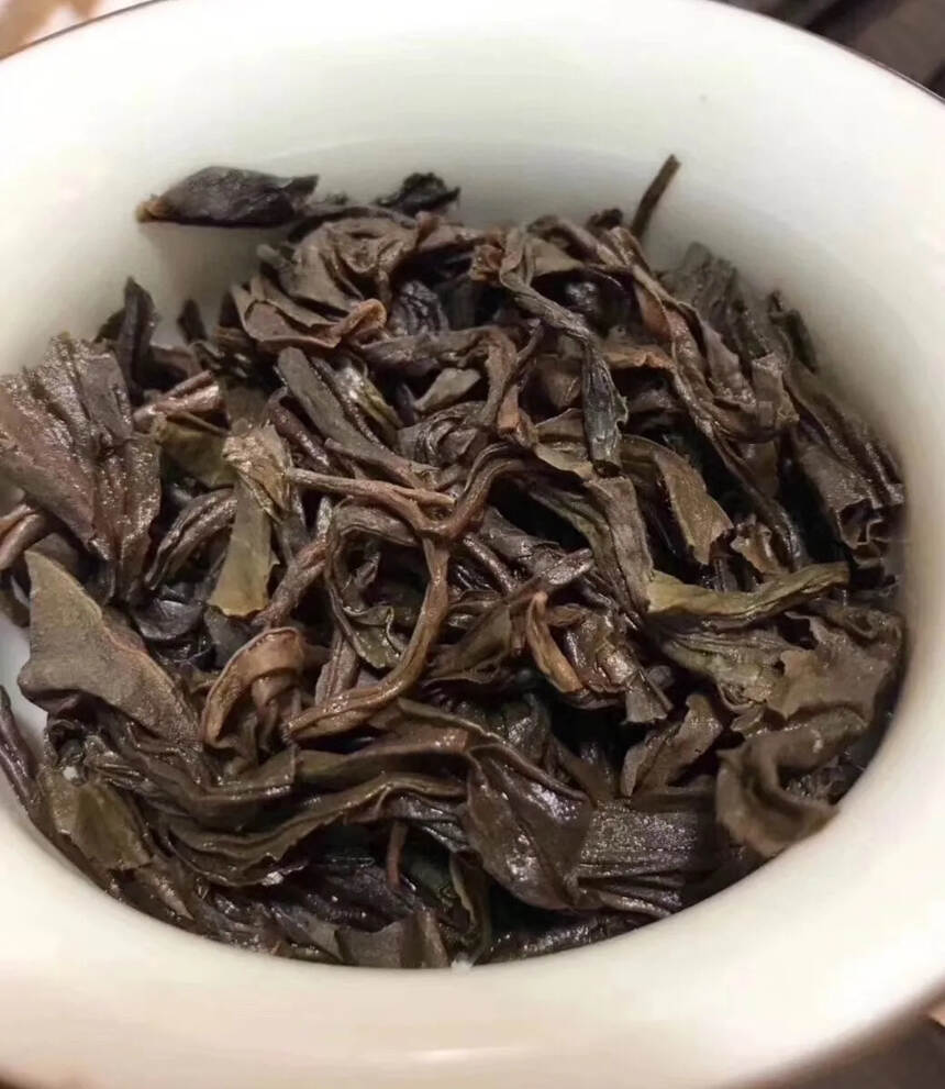 #普洱茶# 凤庆香竹箐茶厂出品，03年锦绣春大叶古乔