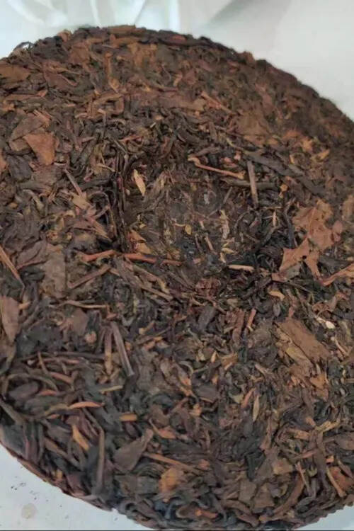 ??90年代销台饼.茶气刚猛，苦涩度稍显，蜜香明显，