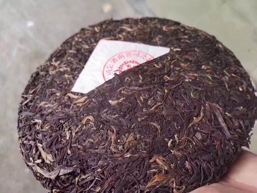 #普洱茶# 02年红印简体厂内飛，厚棉纸，干仓，高香
