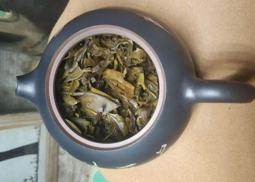 2005年福海茶厂特级品班章生茶

烟韵是那种令人愉
