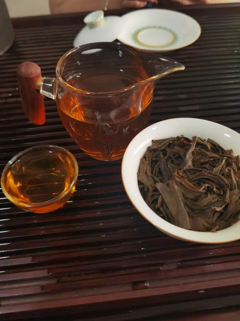 #普洱茶# 98年易武刮风寨老生茶散茶，蜜香兰花香，