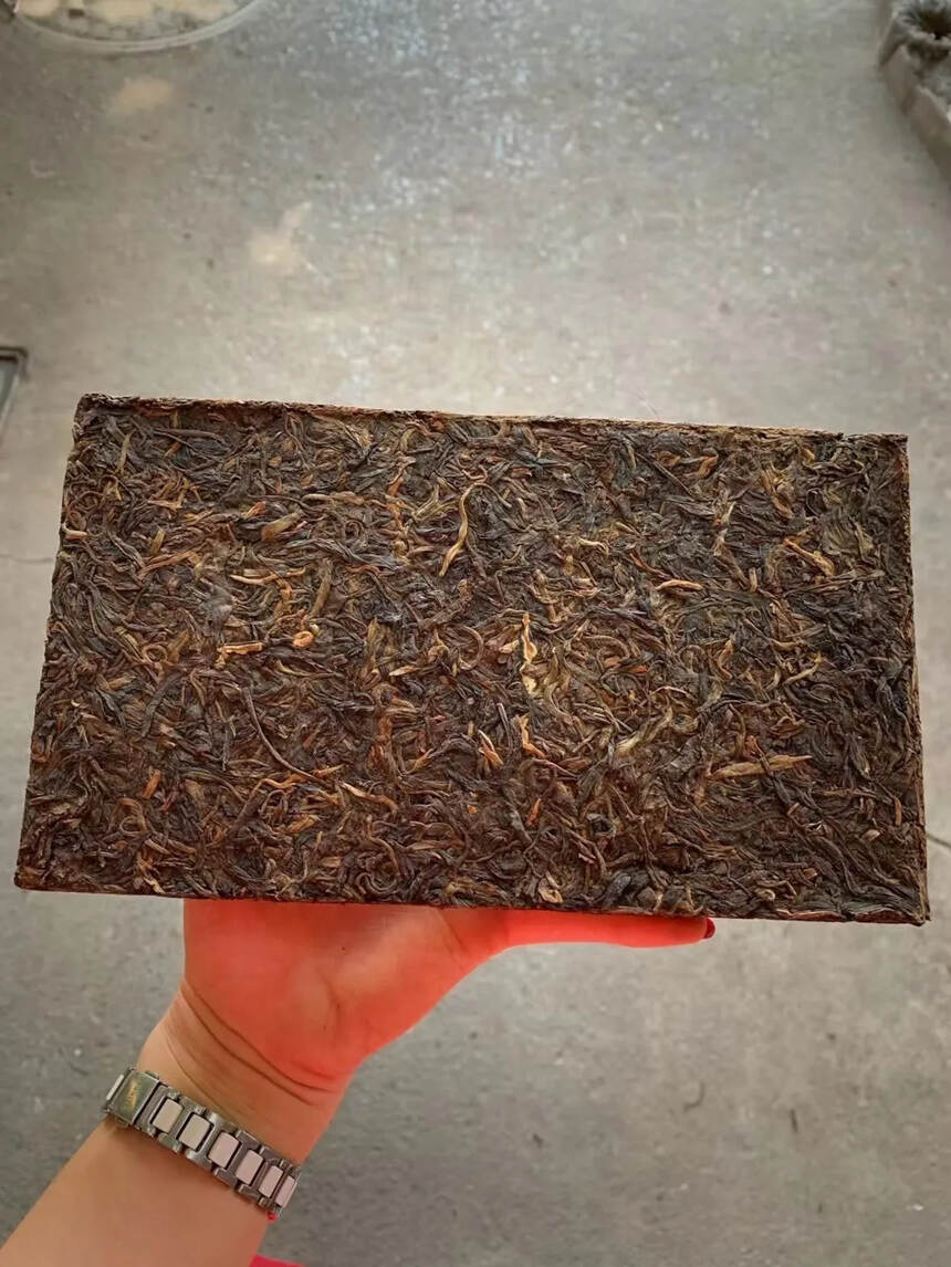 #普洱茶# 05年1公斤古树春尖生茶砖，干仓，一口料