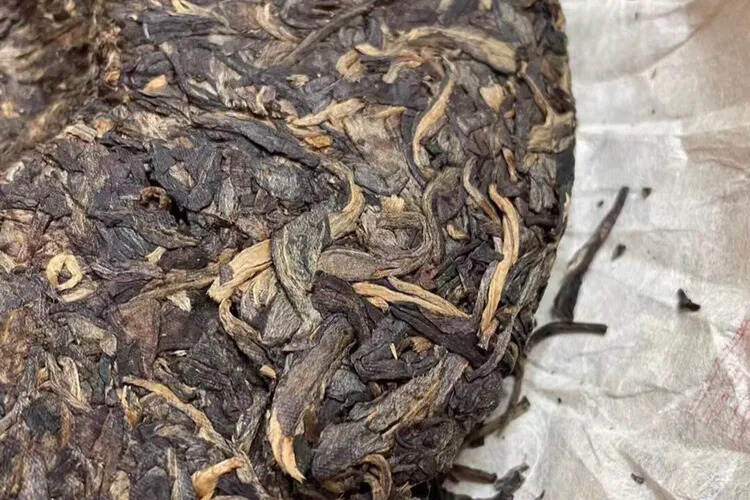 2005年临沧茶厂-古树茶
口感厚重，滋味醇厚，茶气