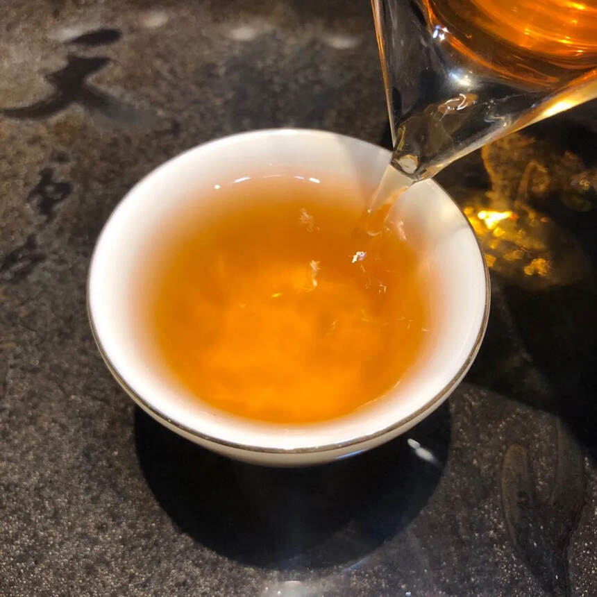 #普洱茶# 98年#橙中橙黄印# 老生茶，布朗纯料古