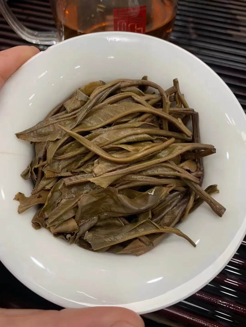 2014年冰岛散茶，这款茶为纯正的冰岛选料，闻干茶非