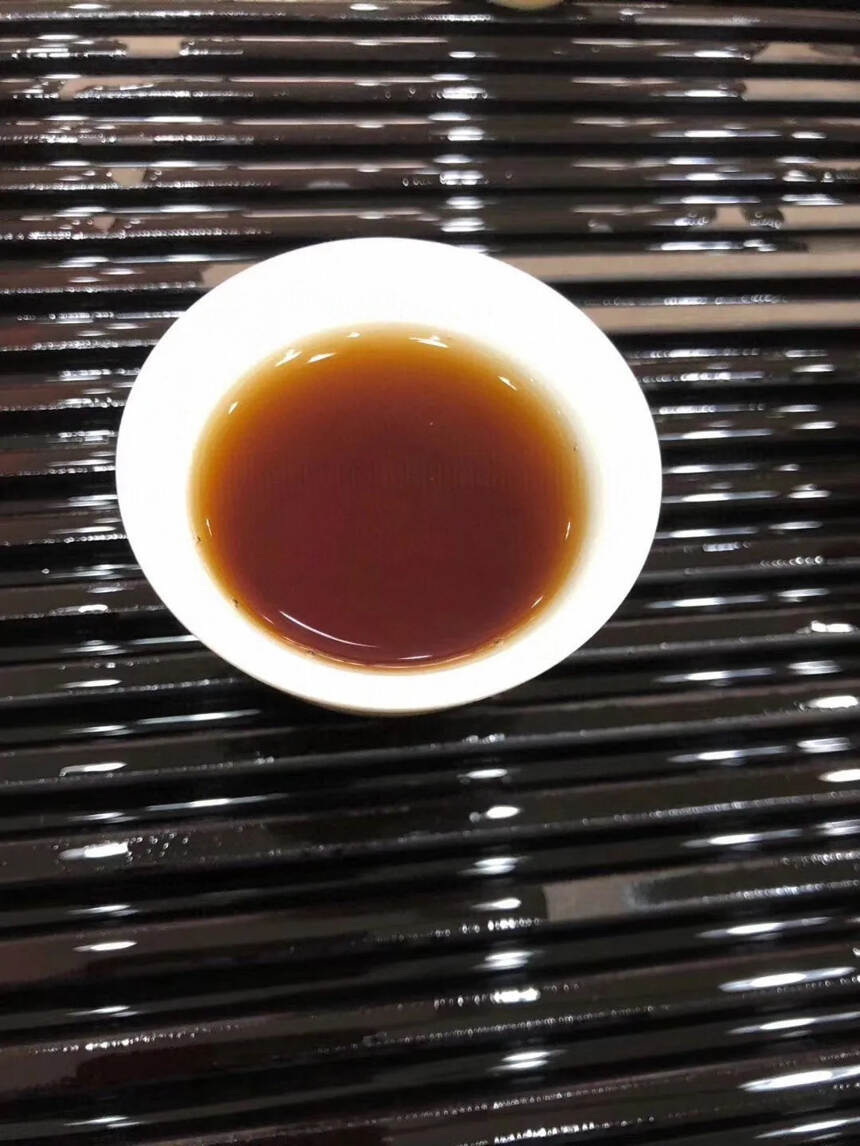 05年澳门华联7561熟砖
茶味顺滑
汤色通透#老普