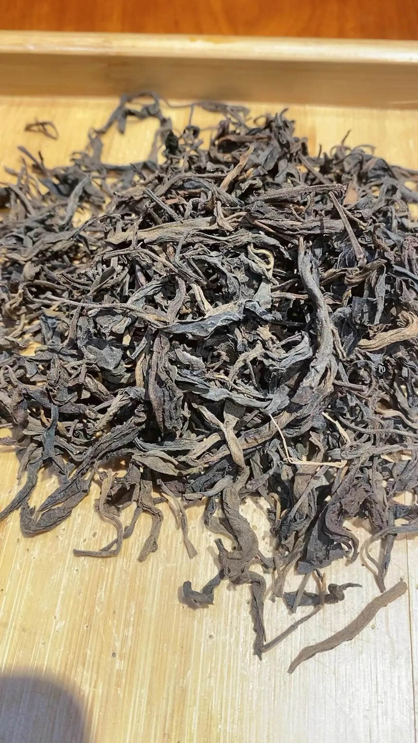 #普洱茶# 78年易武老生茶散茶，一罐250克。