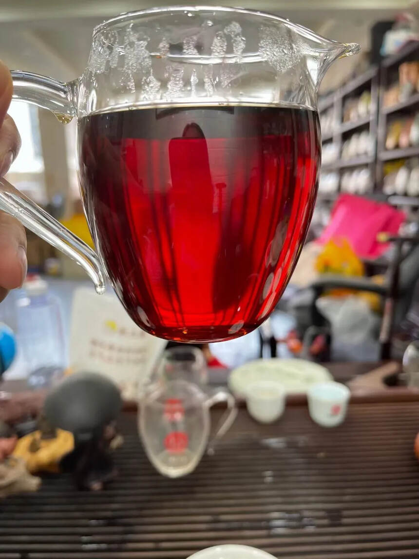 2007年思茅齐福茶业出品熟茶砖，泡开瞬间，枣香和陈