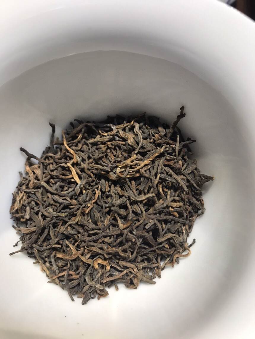 #普洱茶# 98年勐海古树宫廷熟茶，陈香浓醇，转化好