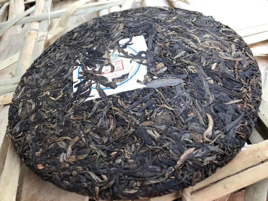 2012年班盆古树茶王青饼。#茶# #普洱茶# #收