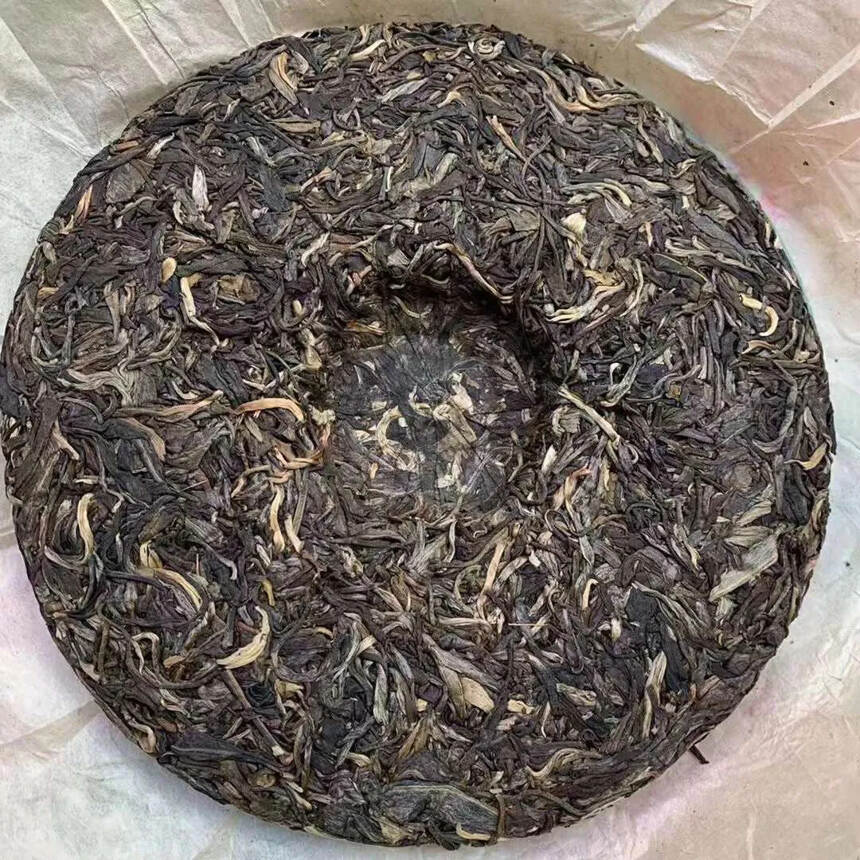 ??2006年布朗珍藏青饼，福今老生茶，=口感厚重，