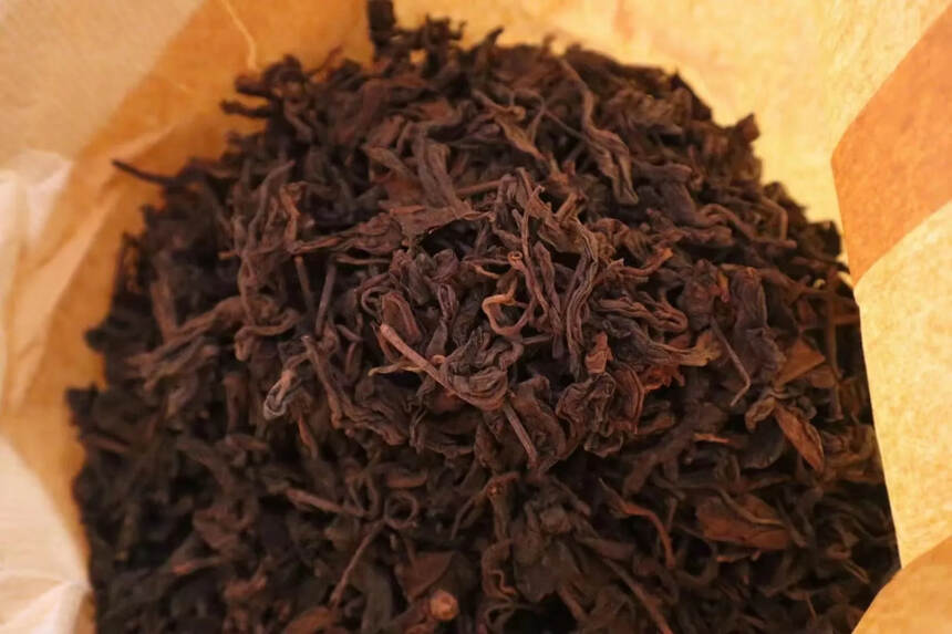 港字牌老茶包，熟茶一包1250克，古董珍藏级老散茶，