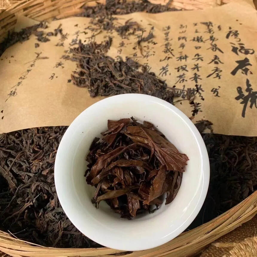 香港廖福散茶易武料。一筐15公斤
廖福茶號麻袋此茶茶