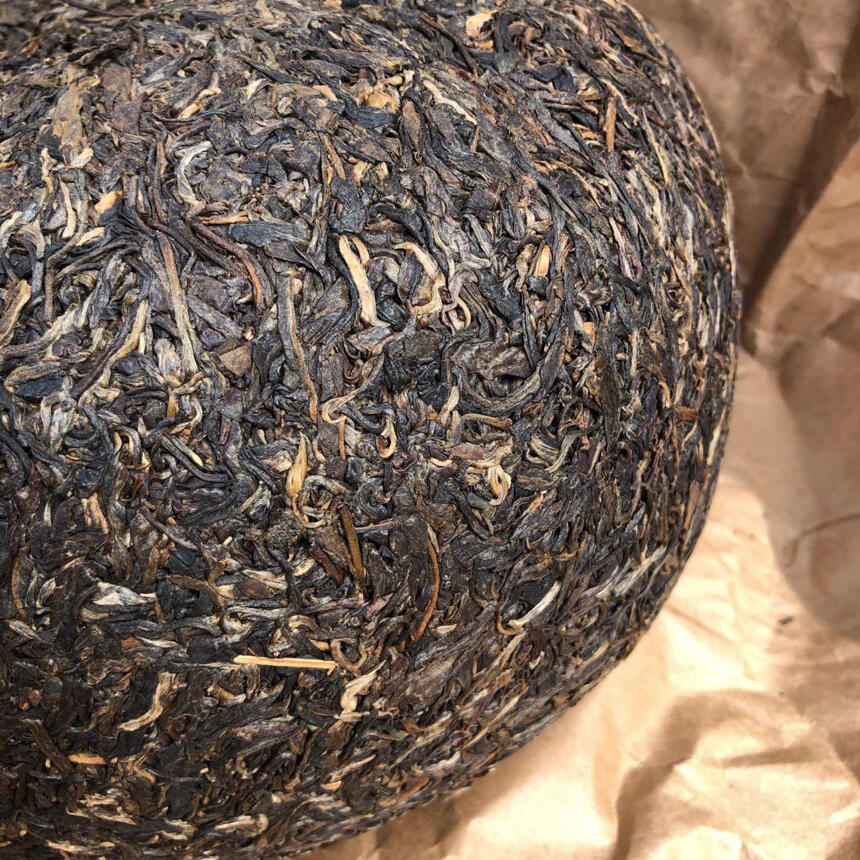 复刻十九世纪末期金瓜贡茶
历经20多年陈化，五公斤金