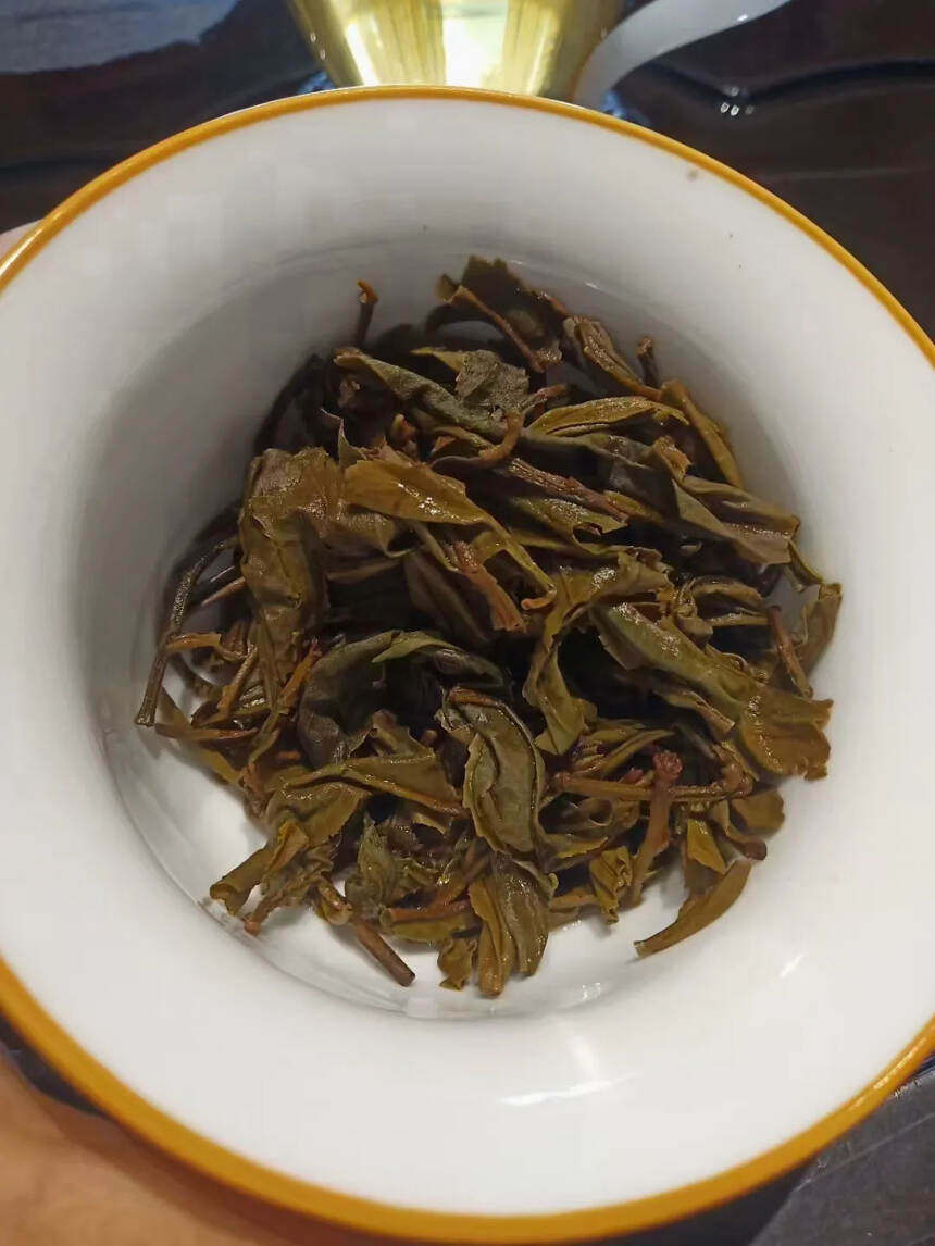 2003年易武外贸出品熊猫生态饼茶，蜜香韵味十足，口