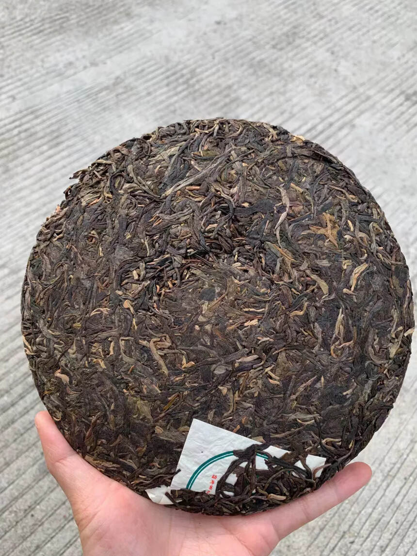 2015年天茗茶厂老班章老树茶，
357克/片；7片