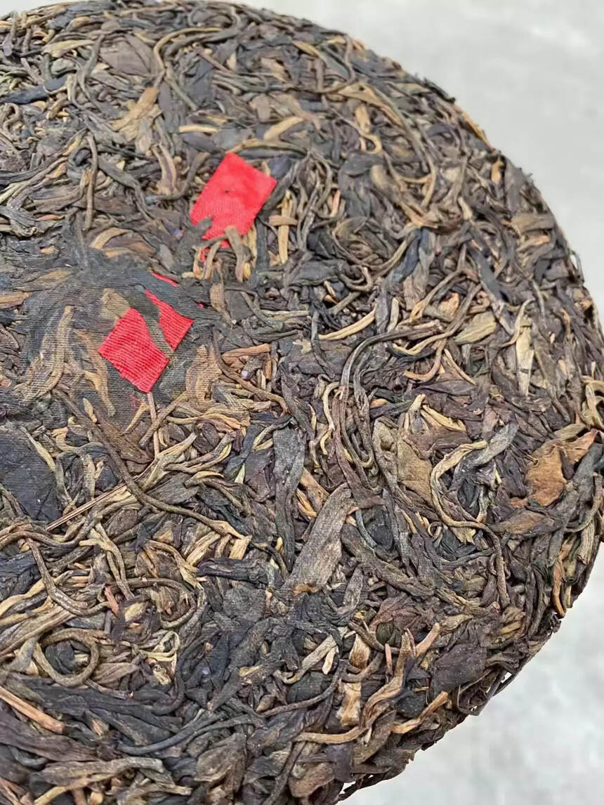 98年班章红丝带老生茶  
早期私人订制，真正的老货