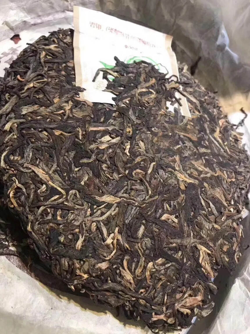 06年勐海乔木早春饼茶特级品生茶380克，香甜等级高