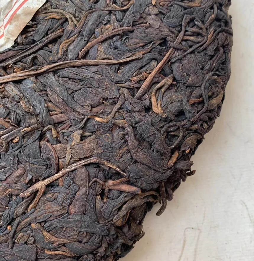 百年福禄贡青饼 红标飞。98年药香老生茶#茶# #普