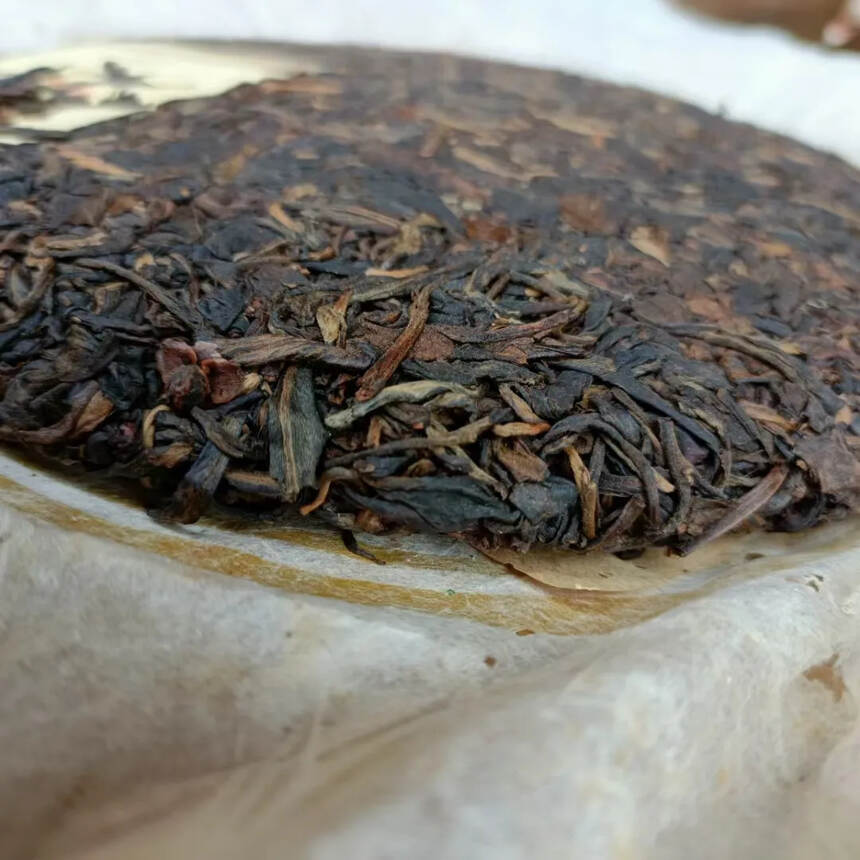 2005年中古茶堂易武老树古树圆茶七子饼，原料最生态