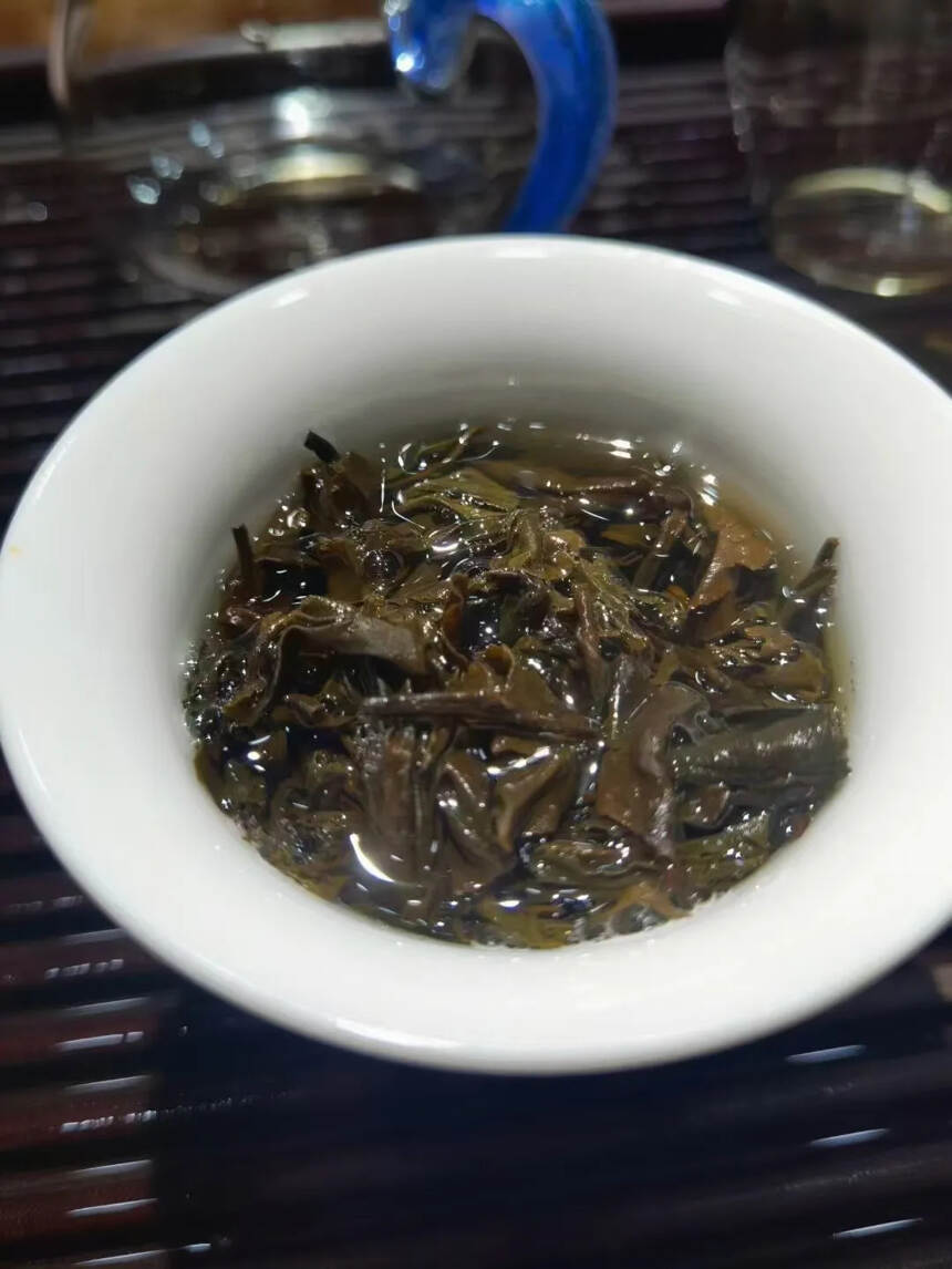 03年大黄印
?昆明纯干仓
?茶气十足，回甘霸道，生