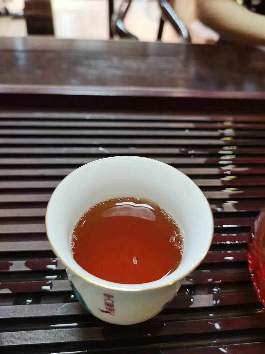 中茶茶砖
250克一片，
90年代
油光纸版，那个时