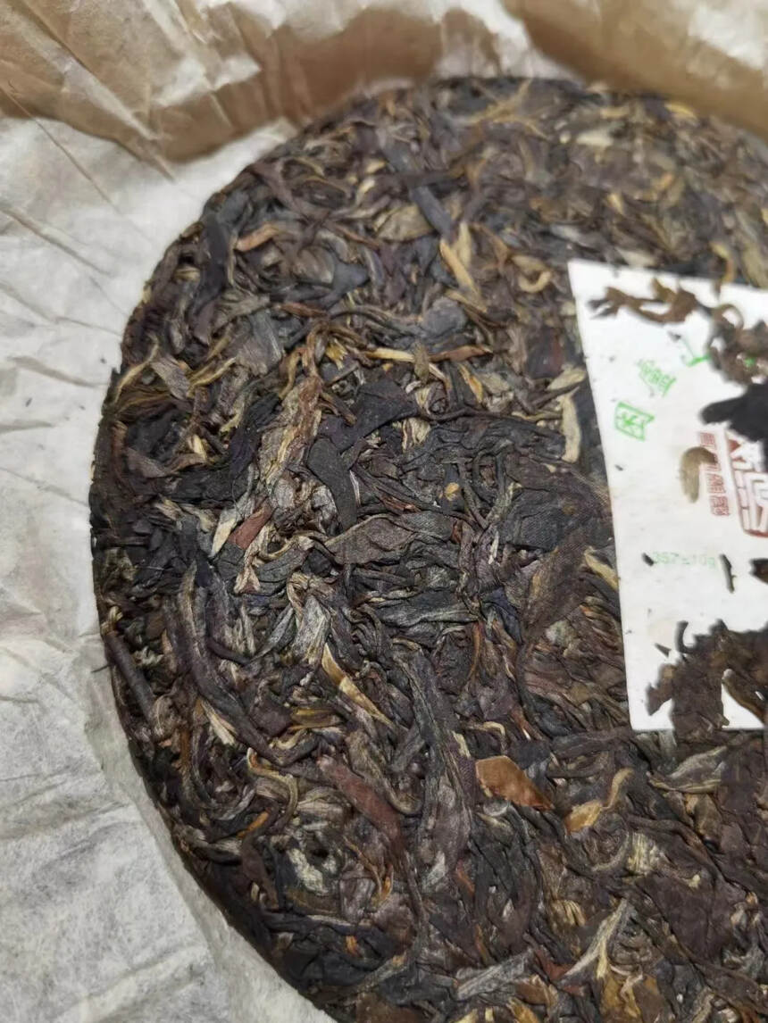 06年困鹿山古乔木茶，皇家专供古茶园原料，357克/