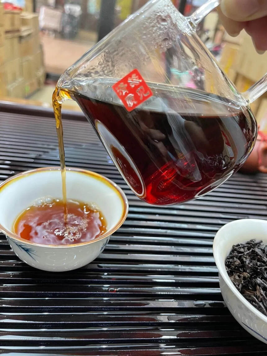 98年老散茶100克吉幸散茶
勐海地区的原料，正味，