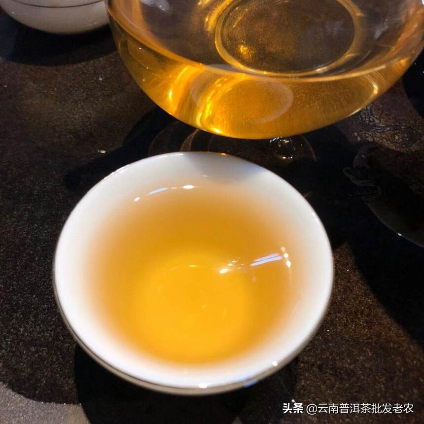 2015年滑竹梁子覇檬大树茶，自己收料做！#喝茶#