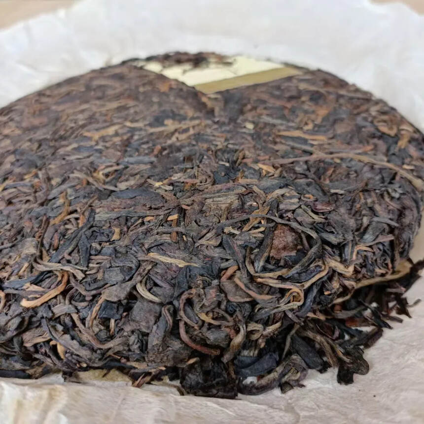 2005年中古茶堂易武老树古树圆茶七子饼，原料最生态