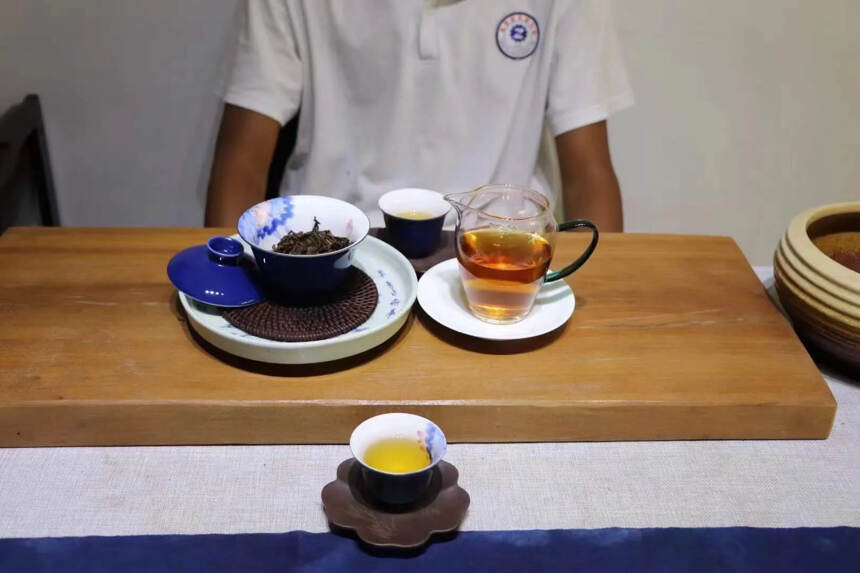 2019年春邦盆晒红，100克小饼，5片一小提，茶汤