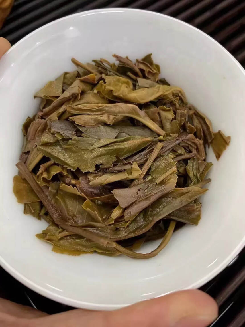 2015年天茗茶厂老班章老树茶，
357克/片；7片