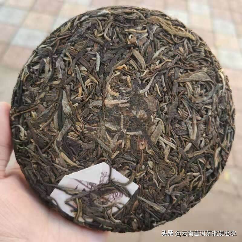 2020年生茶，巴达山古树茶为原料，茶气明显，汤感润