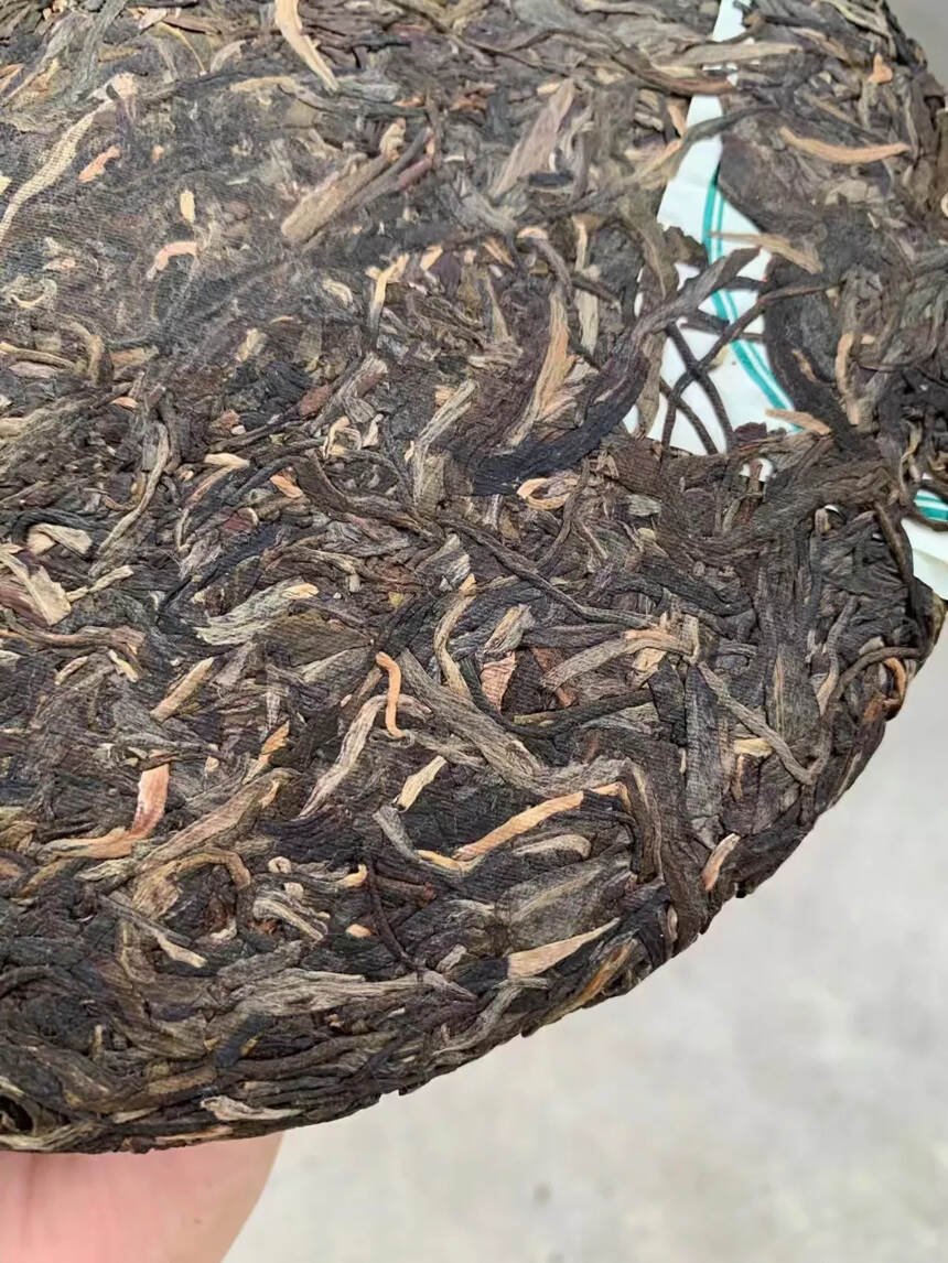 2015年天茗茶厂老班章青饼老树茶选料，数量非常少只