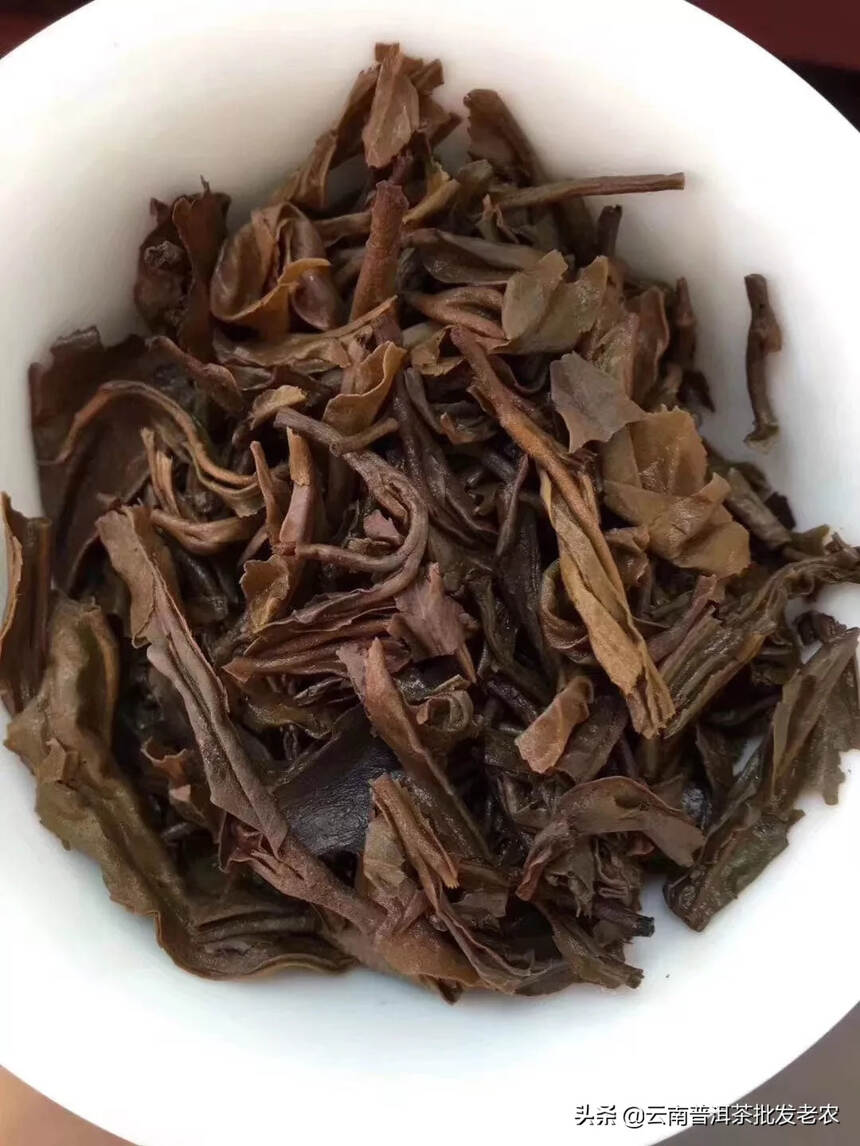 99年凤临青饼，仓储干净.饼形大气400克.茶底好.