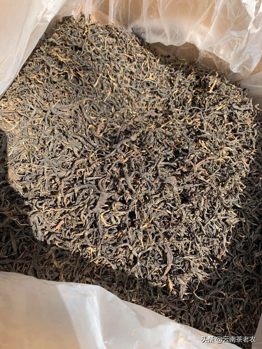 红茶和晒红区别
其实是最后一道工序不同！
就是这一道