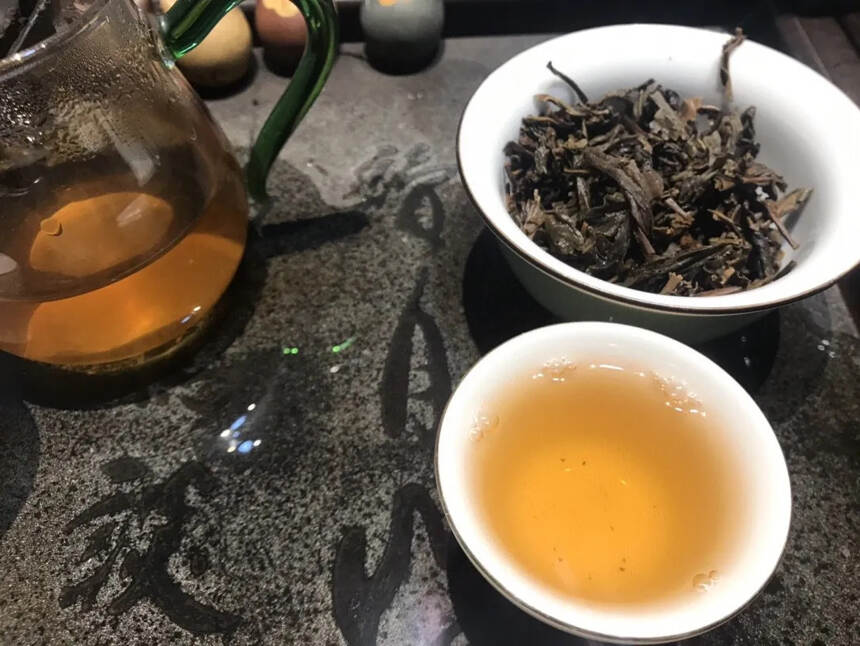 06年易武顺林号老树春芽生茶#茶# #普洱茶# #收