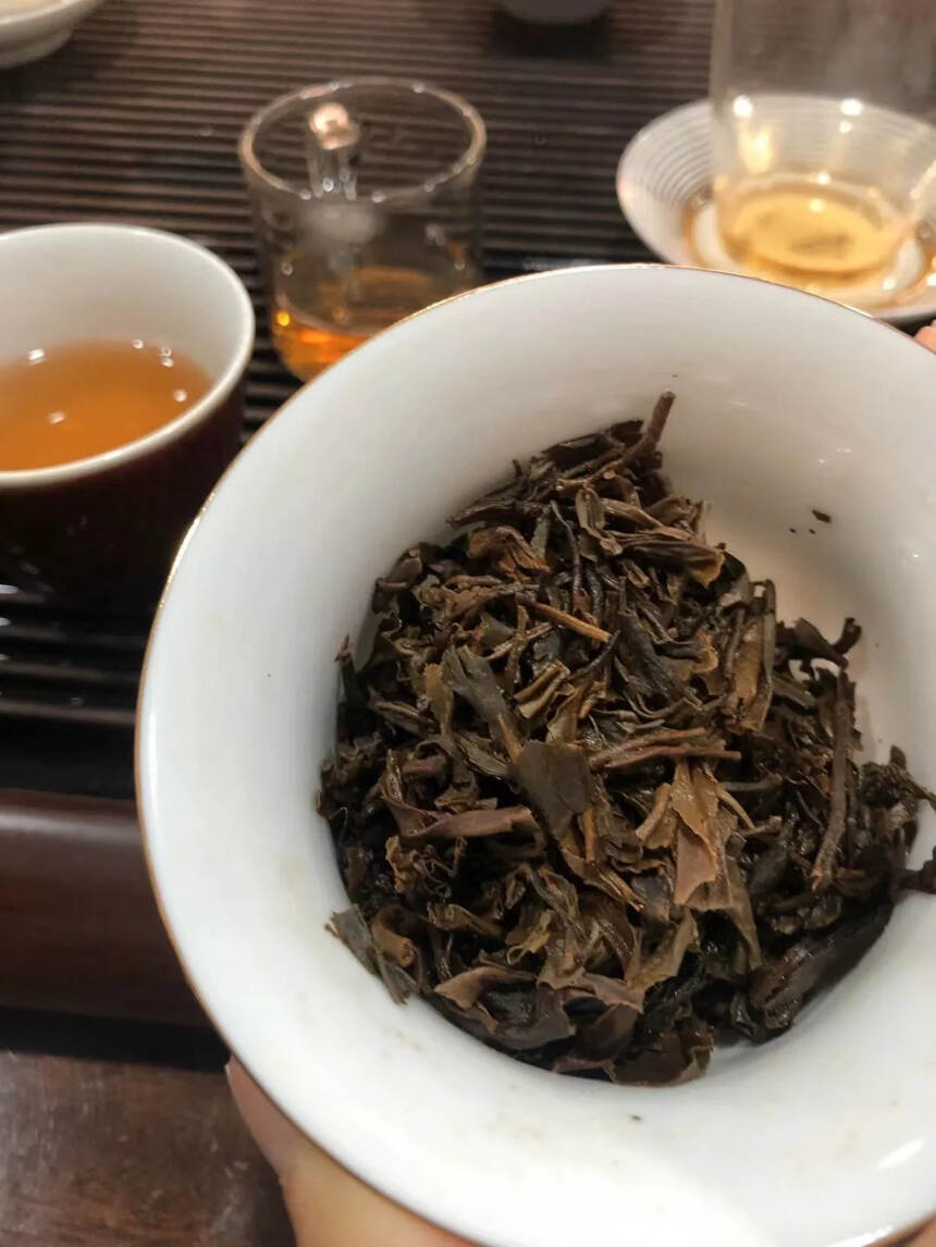 99年中茶绿印生茶
生津回甜明显
密香味浓郁
#茶#