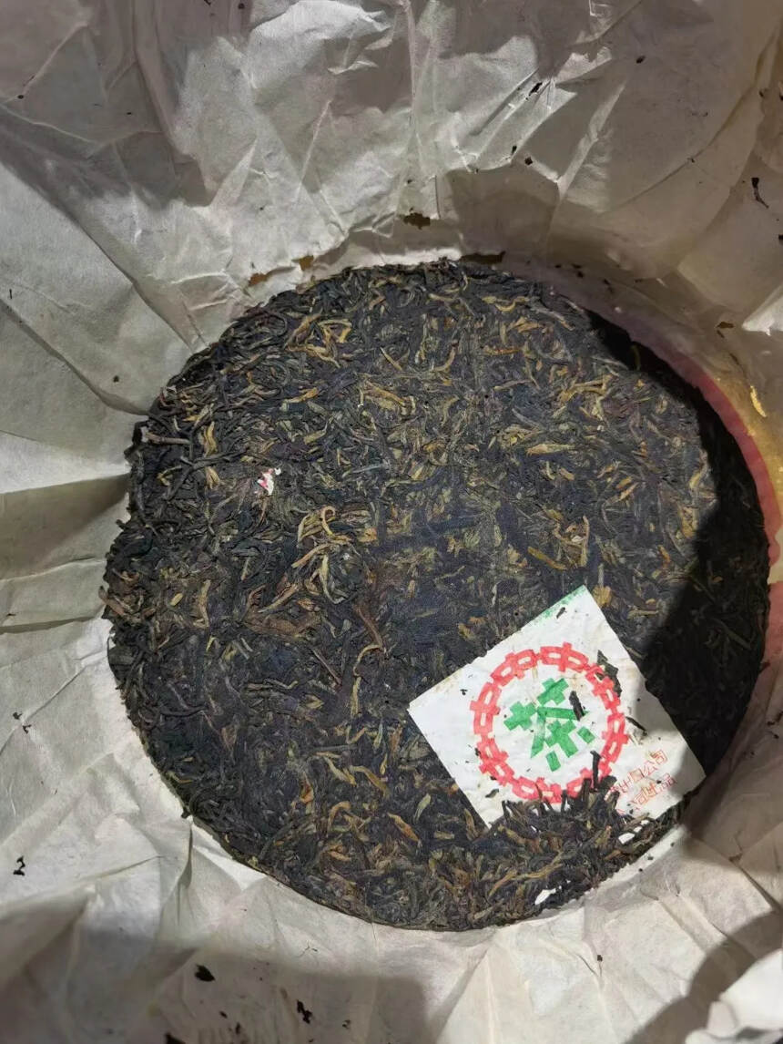 03年大黄印
?昆明纯干仓
?茶气十足，回甘霸道，生